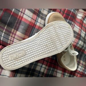 The Children’s Place boys dress sneakers. Gently loved.